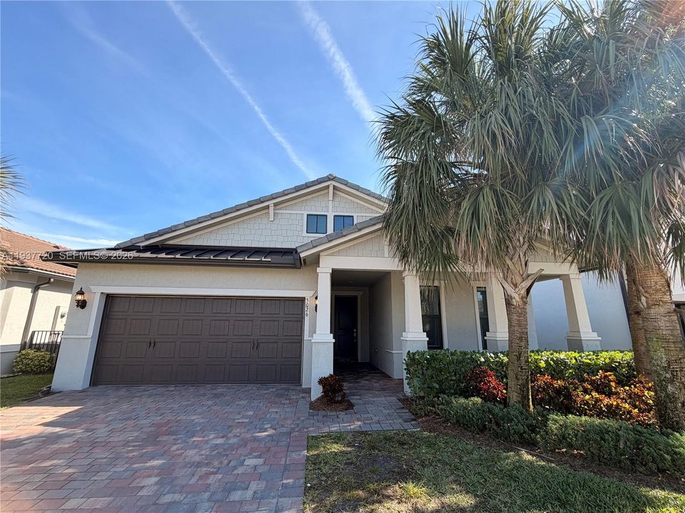 En Venta: $720,000 (3 camas, 2 baños, 2008 Pies cuadrados)