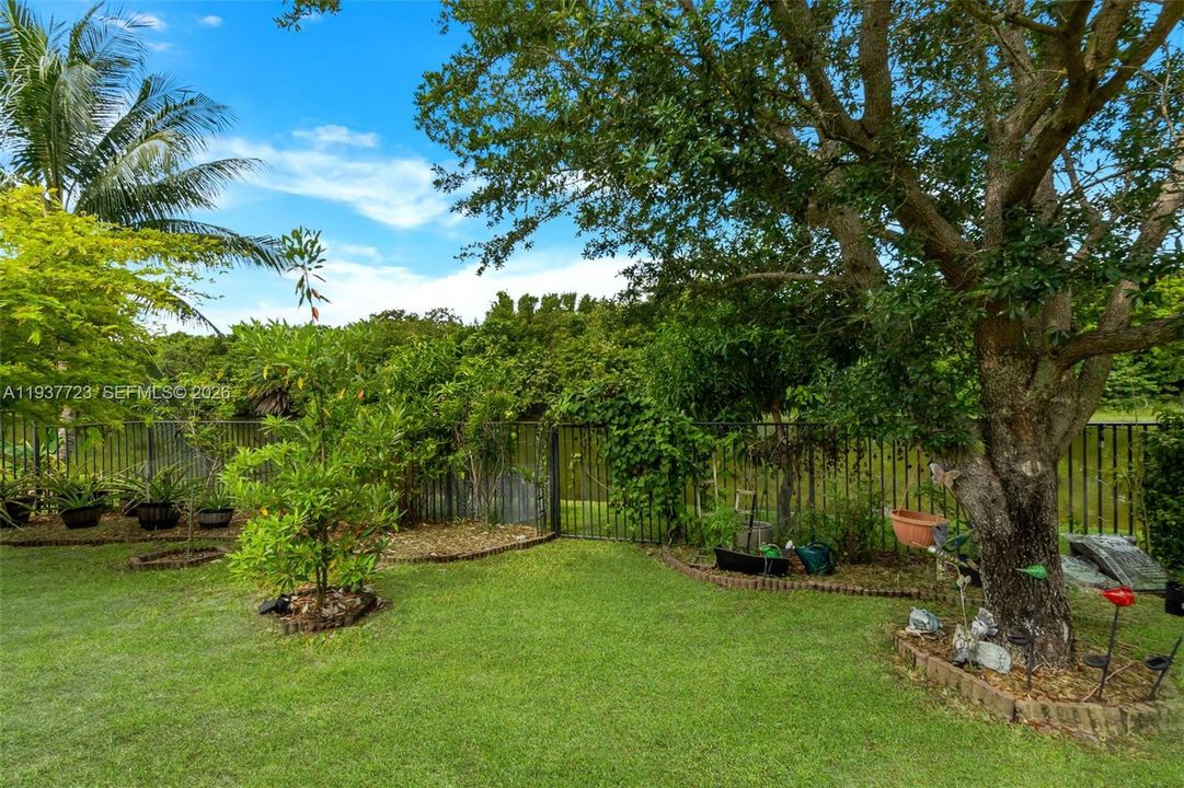 For Rent: $6,000 (4 beds, 3 baths, 2720 Square Feet)