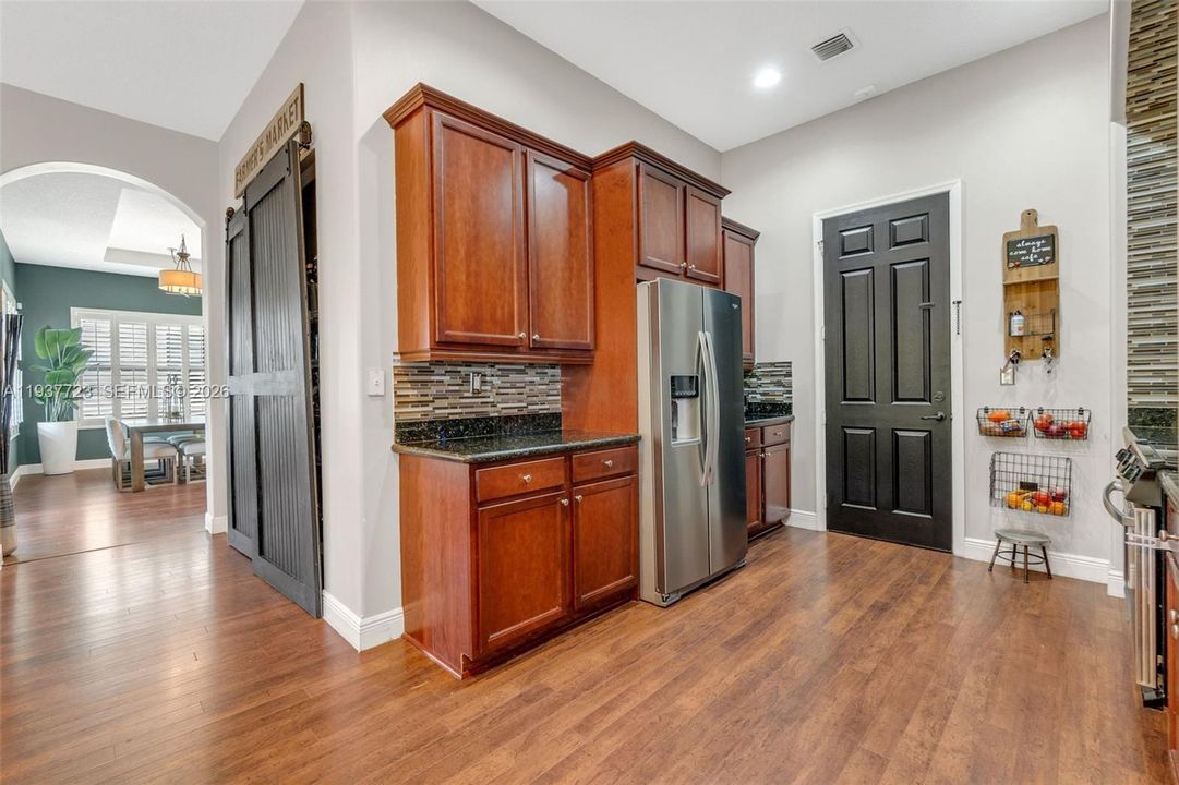 For Rent: $6,000 (4 beds, 3 baths, 2720 Square Feet)