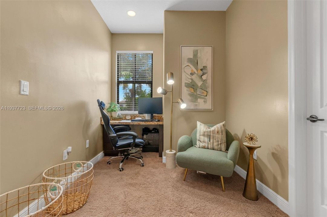 For Rent: $6,000 (4 beds, 3 baths, 2720 Square Feet)