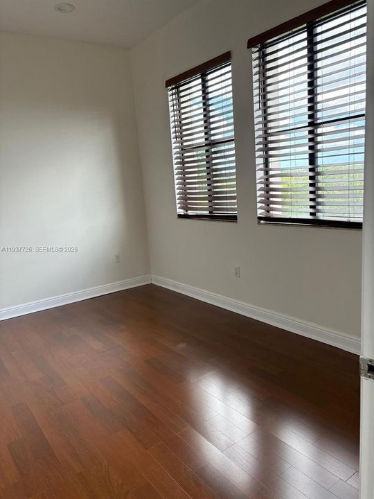 En Venta: $350,000 (2 camas, 2 baños, 1159 Pies cuadrados)