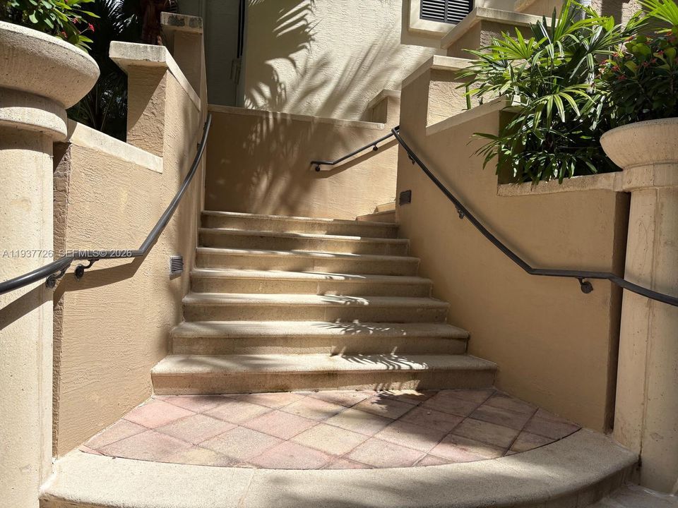 En Venta: $350,000 (2 camas, 2 baños, 1159 Pies cuadrados)