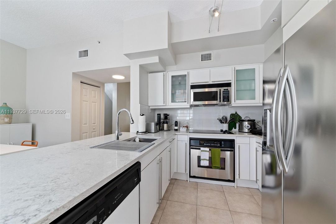 For Sale: $849,000 (3 beds, 2 baths, 1580 Square Feet)