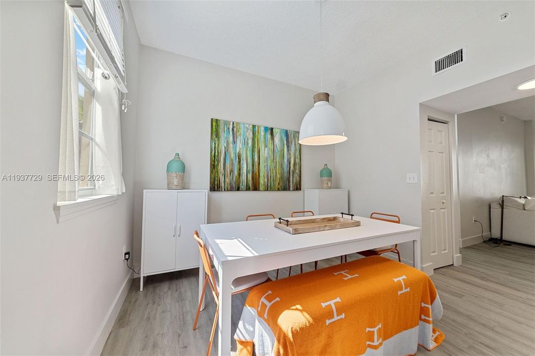 For Sale: $849,000 (3 beds, 2 baths, 1580 Square Feet)