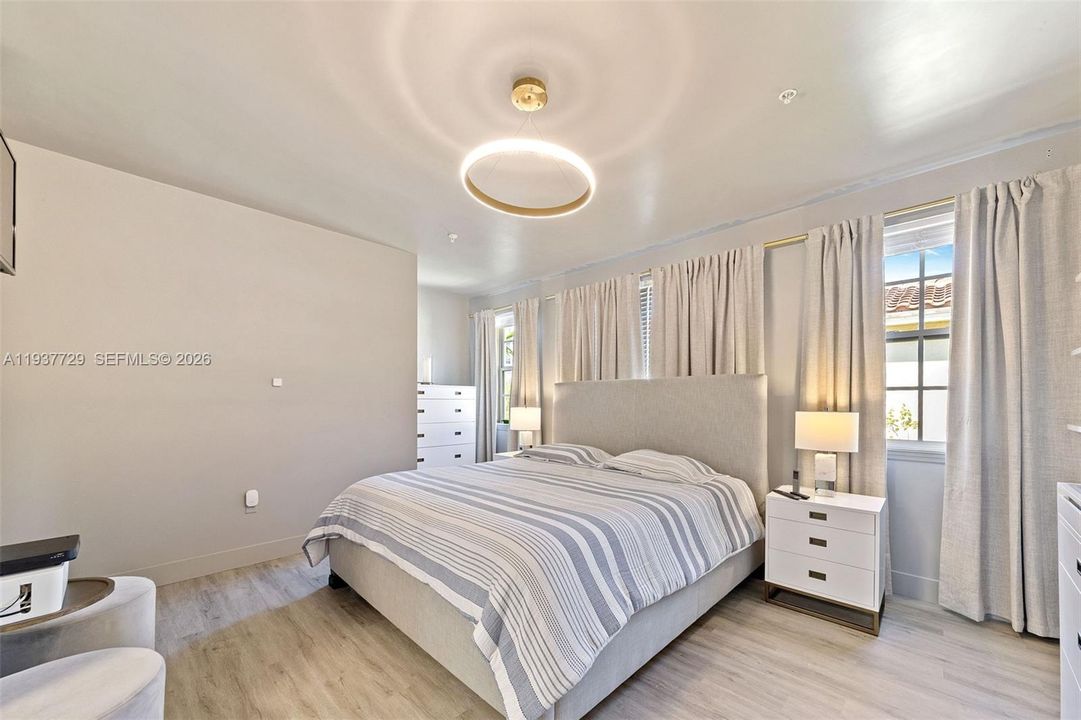 For Sale: $849,000 (3 beds, 2 baths, 1580 Square Feet)