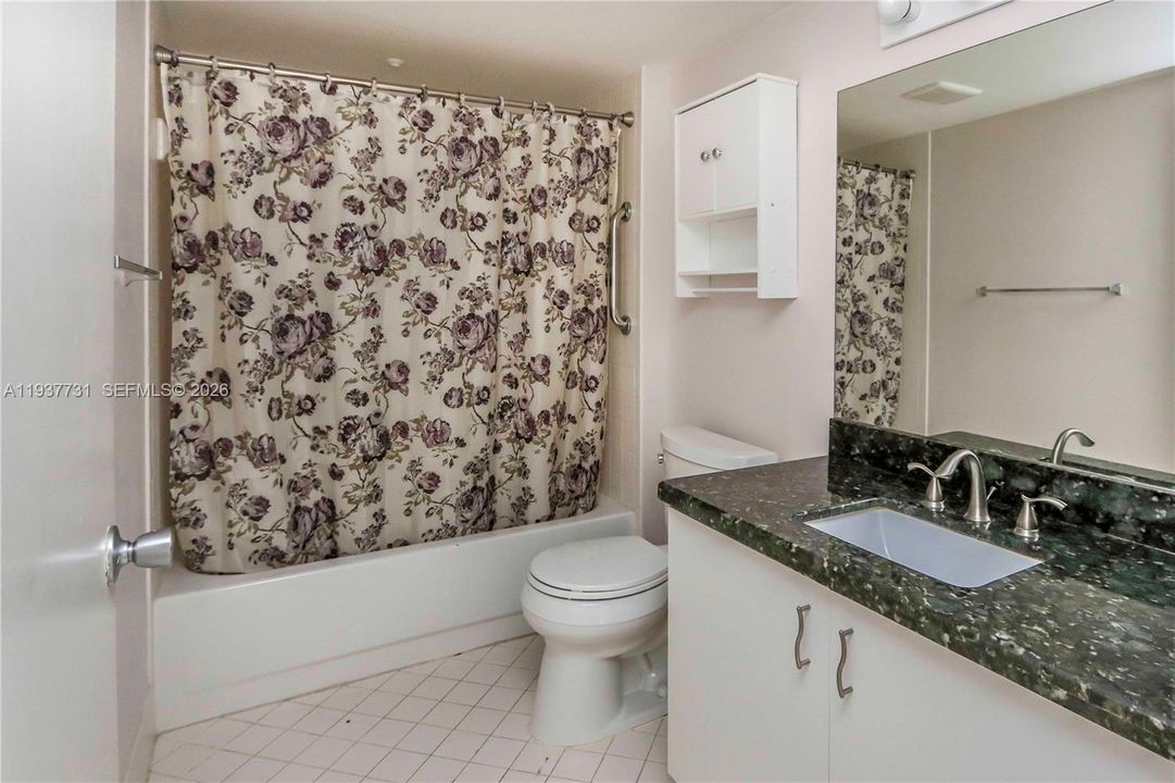 出租: $2,300 (2 贝兹, 2 浴室, 1207 平方英尺)