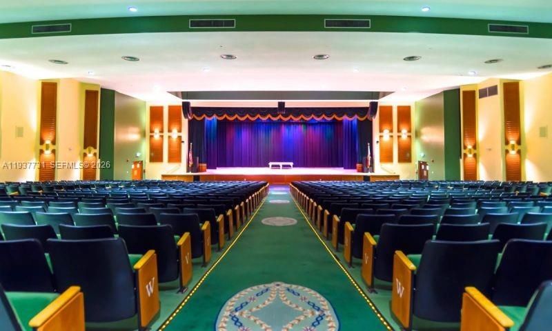 出租: $2,300 (2 贝兹, 2 浴室, 1207 平方英尺)