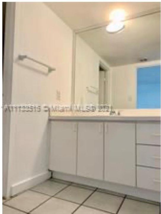 For Sale: $350,000 (0 beds, 1 baths, 450 Square Feet)