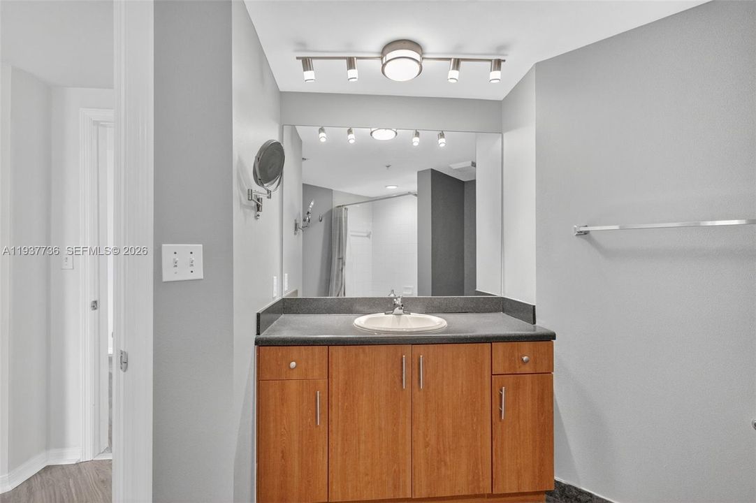 For Sale: $550,000 (3 beds, 2 baths, 1529 Square Feet)