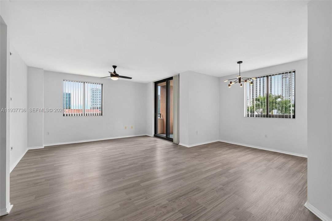 For Sale: $550,000 (3 beds, 2 baths, 1529 Square Feet)