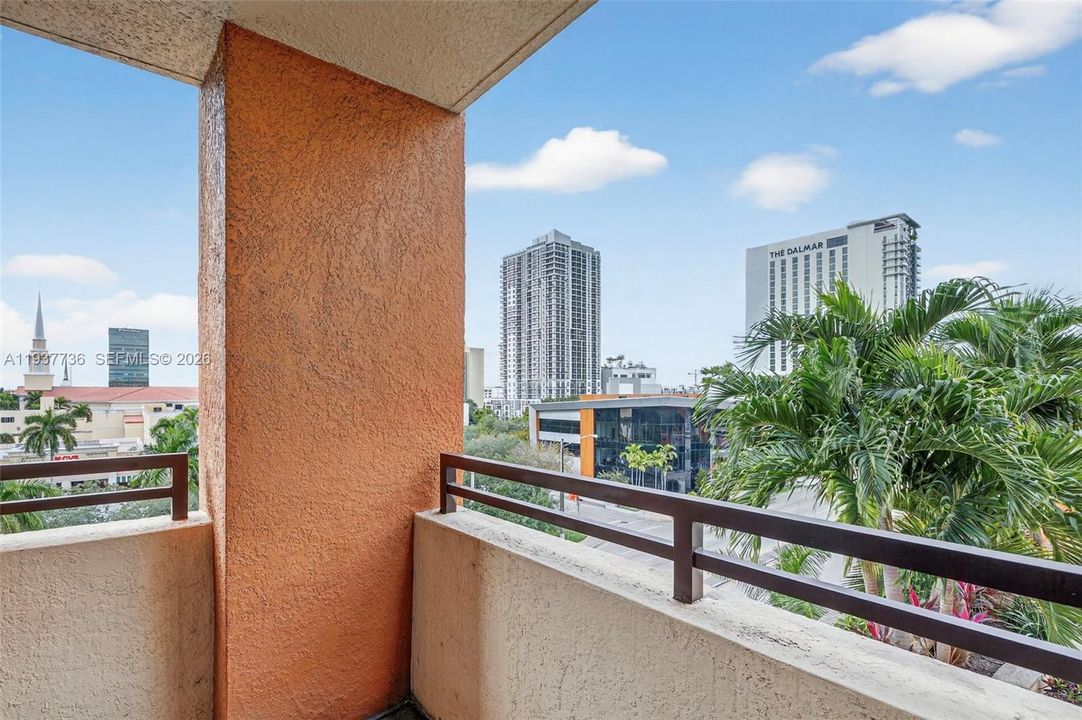 For Sale: $550,000 (3 beds, 2 baths, 1529 Square Feet)