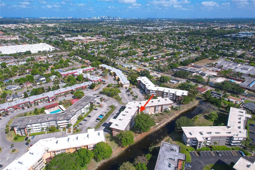 待售: $119,000 (1 贝兹, 1 浴室, 768 平方英尺)