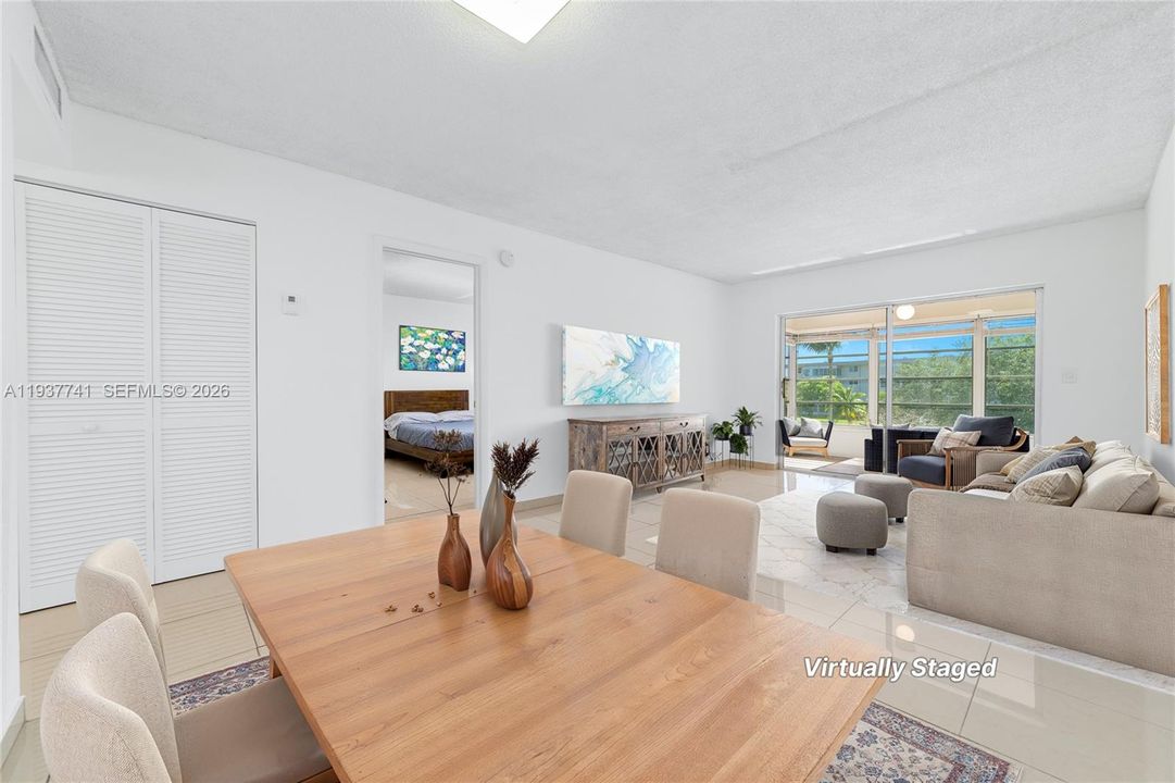 待售: $119,000 (1 贝兹, 1 浴室, 768 平方英尺)