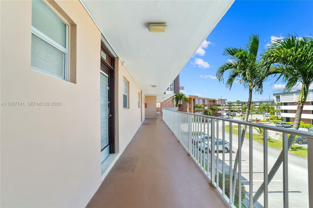 待售: $119,000 (1 贝兹, 1 浴室, 768 平方英尺)