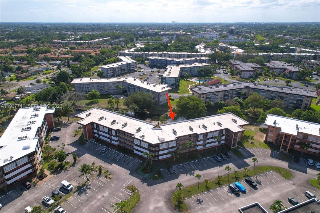 待售: $119,000 (1 贝兹, 1 浴室, 768 平方英尺)