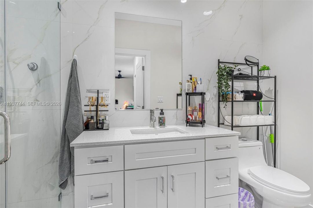 En Renta: $3,500 (4 camas, 3 baños, 4195 Pies cuadrados)