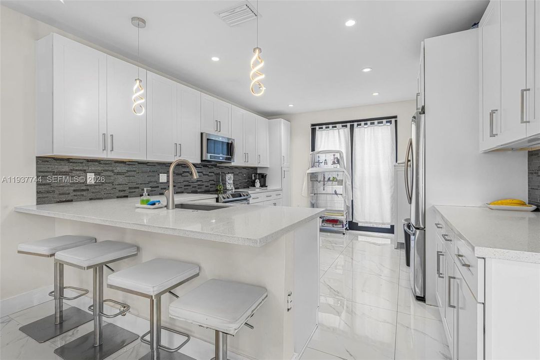 En Renta: $3,500 (4 camas, 3 baños, 4195 Pies cuadrados)