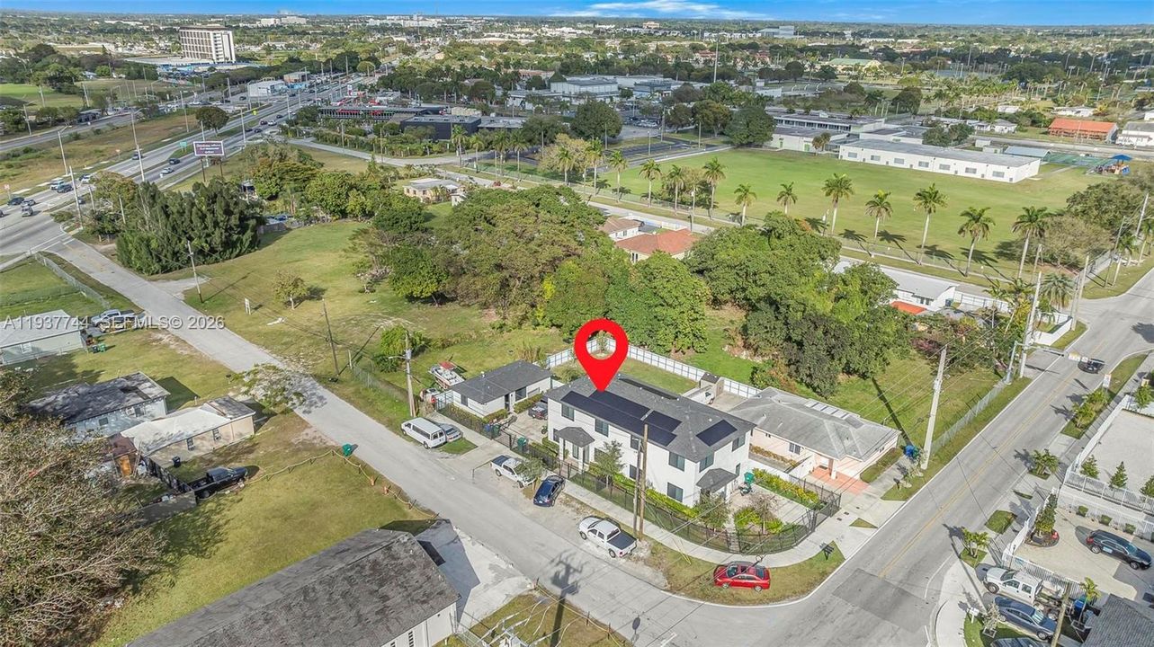 En Renta: $3,500 (4 camas, 3 baños, 4195 Pies cuadrados)