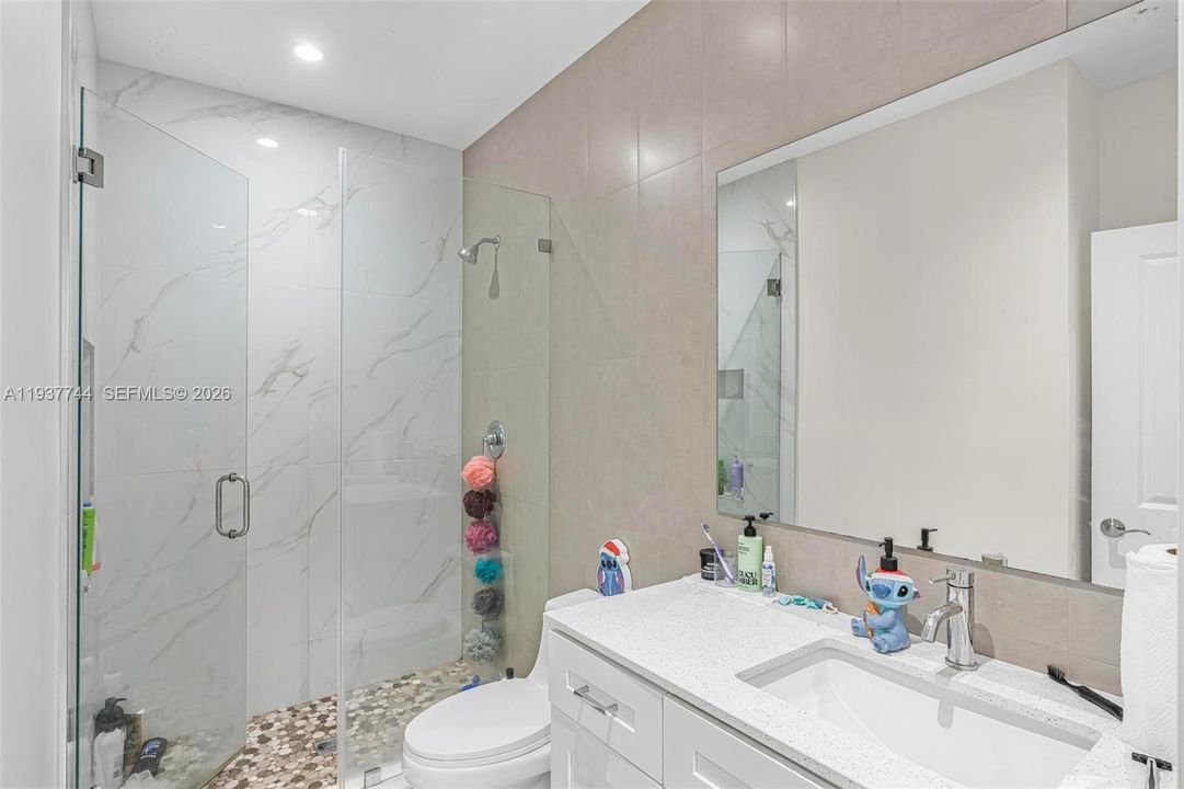 En Renta: $3,500 (4 camas, 3 baños, 4195 Pies cuadrados)