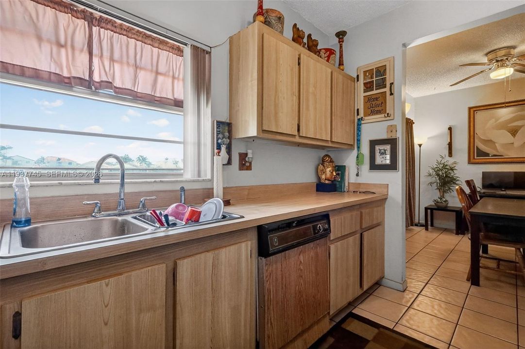 For Sale: $379,000 (3 beds, 2 baths, 1474 Square Feet)