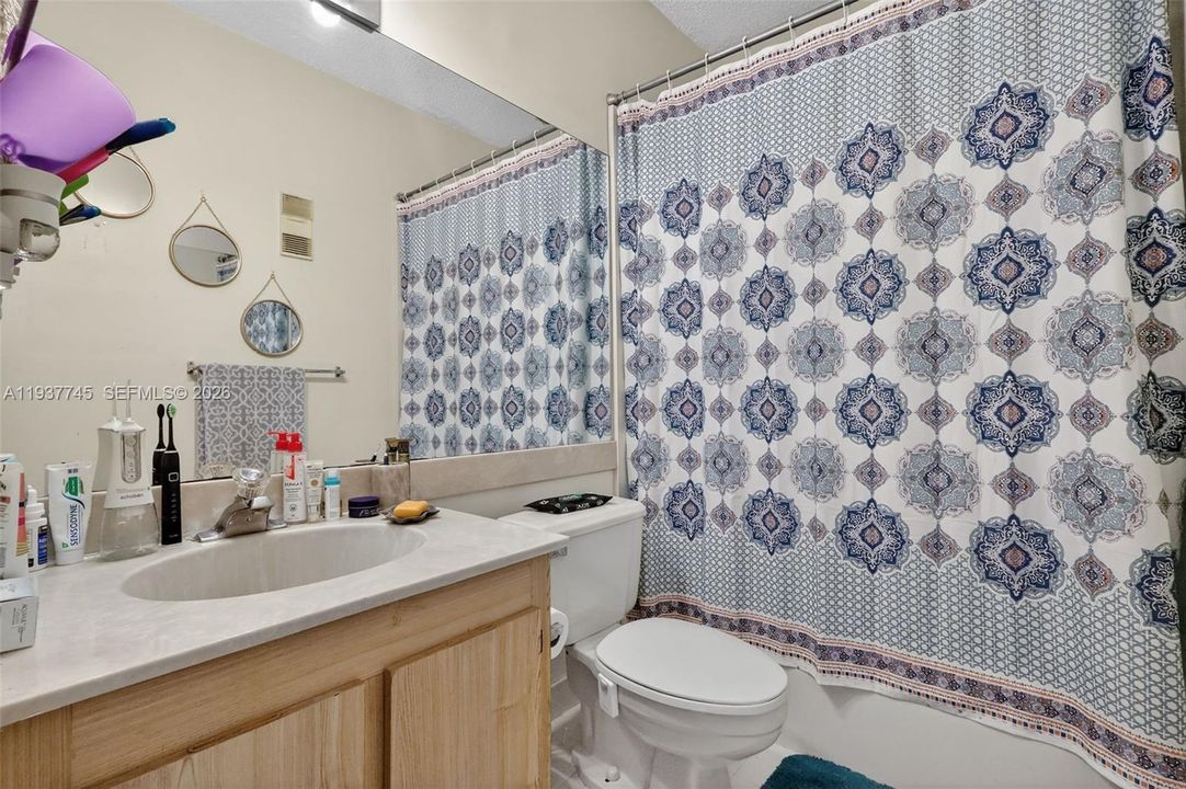 For Sale: $379,000 (3 beds, 2 baths, 1474 Square Feet)