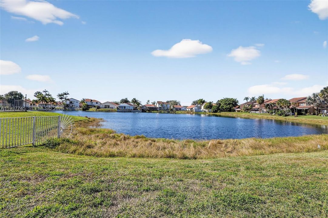 For Sale: $379,000 (3 beds, 2 baths, 1474 Square Feet)