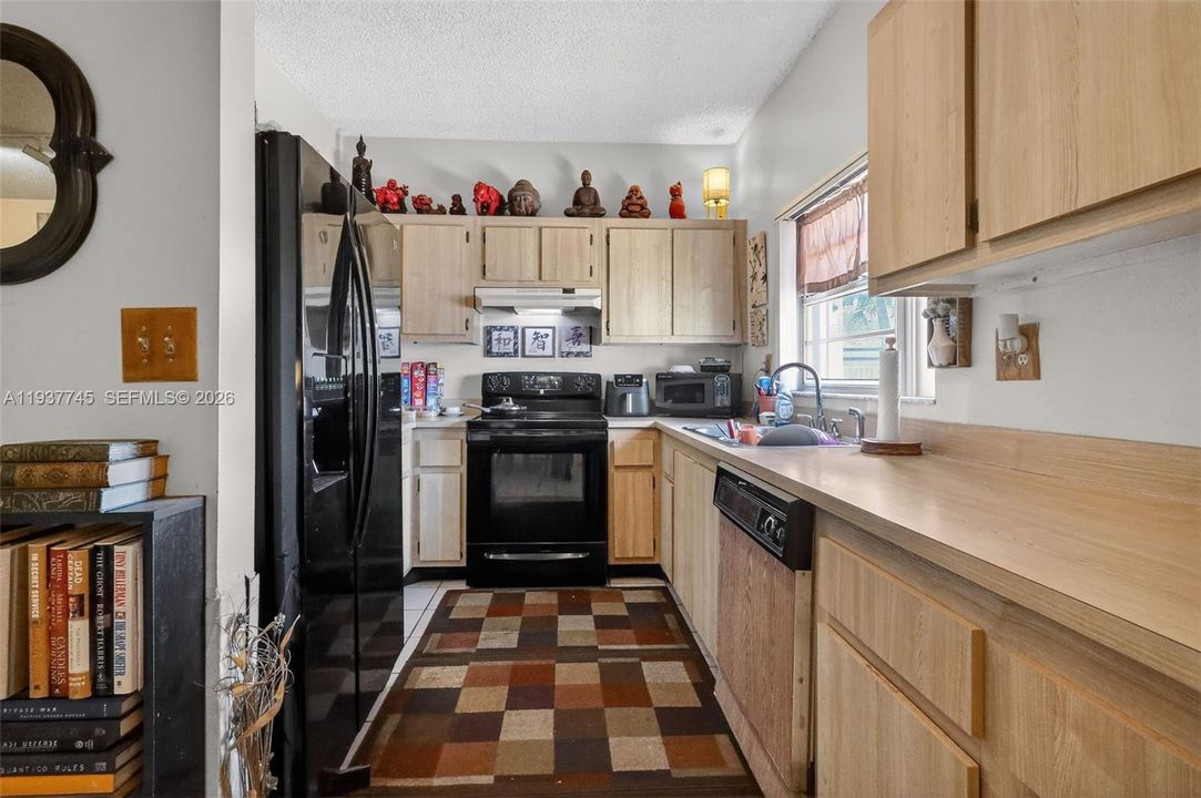 For Sale: $379,000 (3 beds, 2 baths, 1474 Square Feet)