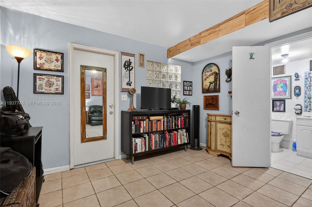 For Sale: $379,000 (3 beds, 2 baths, 1474 Square Feet)