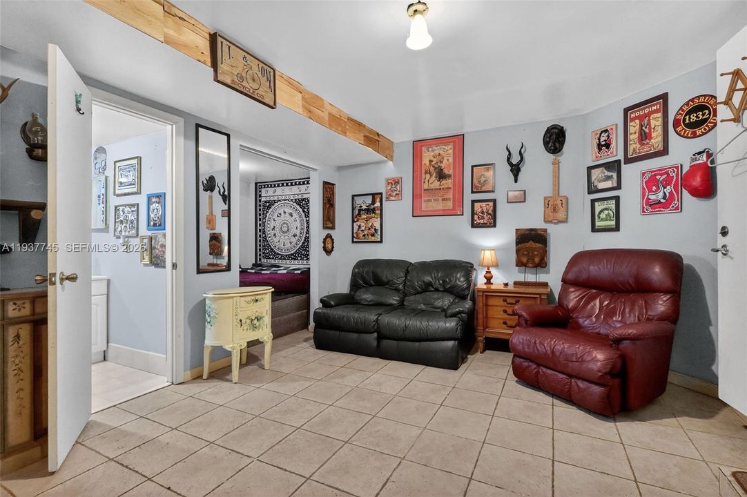 For Sale: $379,000 (3 beds, 2 baths, 1474 Square Feet)