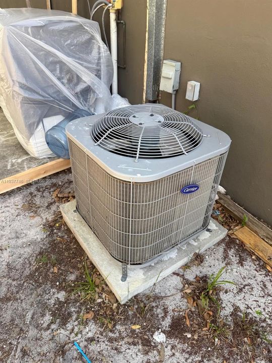 待售: $334,999 (2 贝兹, 1 浴室, 780 平方英尺)