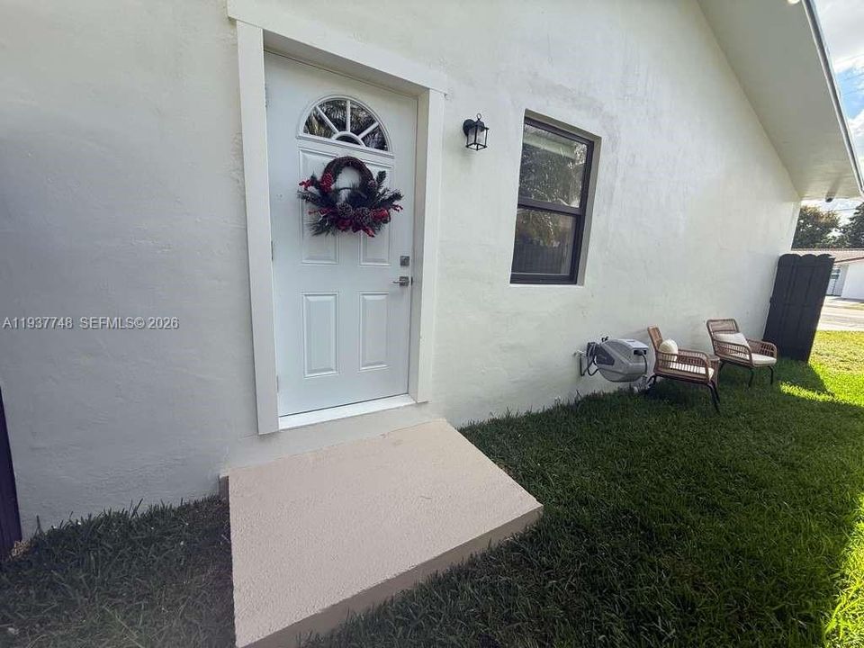 For Rent: $1,550 (0 beds, 1 baths, 310 Square Feet)