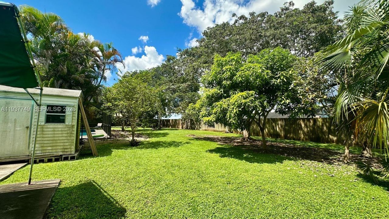 En Venta: $850,000 (4 camas, 2 baños, 2040 Pies cuadrados)