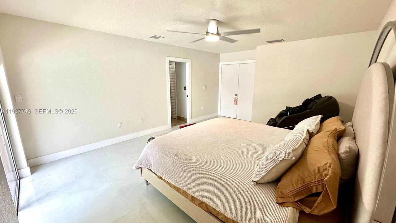 En Venta: $850,000 (4 camas, 2 baños, 2040 Pies cuadrados)