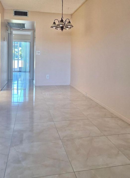 出租: $1,575 (1 贝兹, 1 浴室, 685 平方英尺)