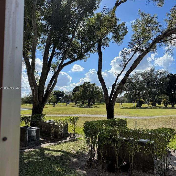 For Rent: $1,575 (1 beds, 1 baths, 685 Square Feet)