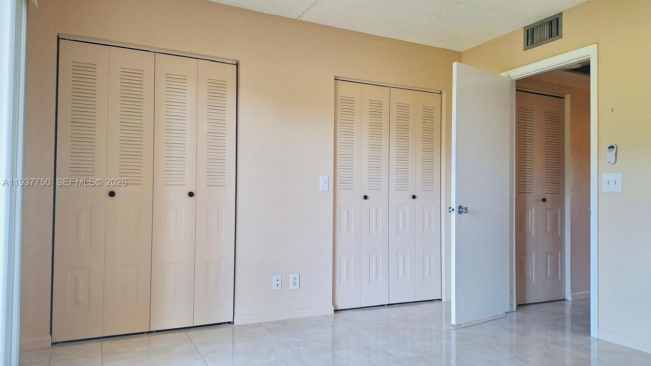 出租: $1,575 (1 贝兹, 1 浴室, 685 平方英尺)