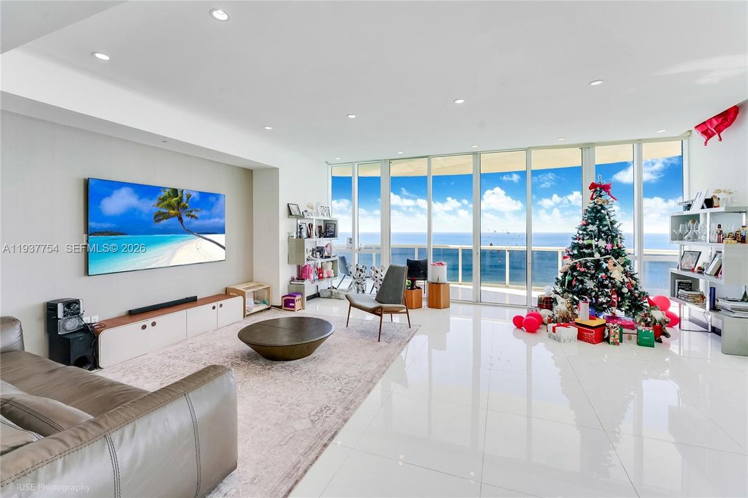 For Sale: $3,300,000 (3 beds, 3 baths, 2768 Square Feet)