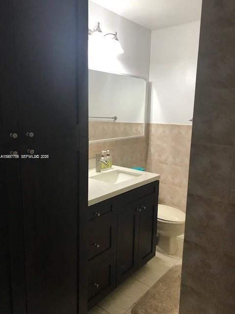 For Rent: $2,900 (3 beds, 2 baths, 1130 Square Feet)