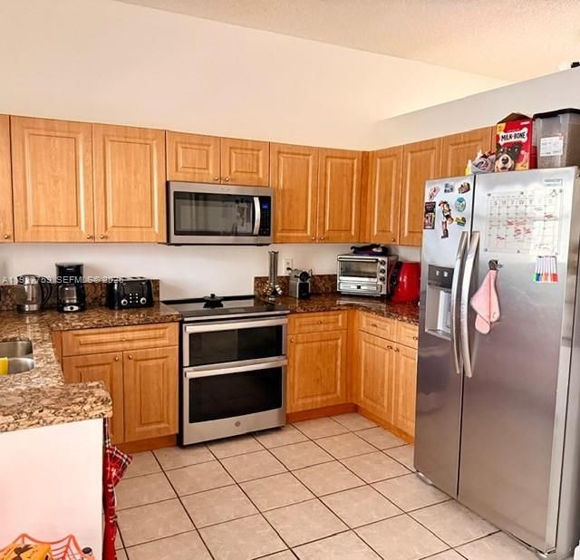 For Rent: $3,600 (3 beds, 2 baths, 1363 Square Feet)