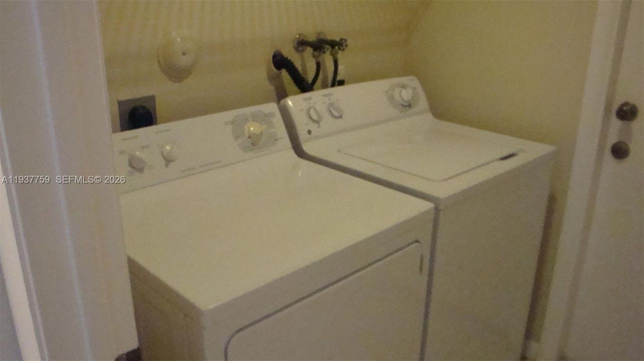 For Rent: $3,600 (3 beds, 2 baths, 1363 Square Feet)