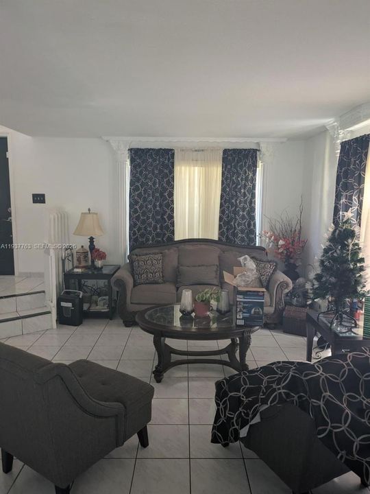 For Sale: $499,000 (4 beds, 2 baths, 2114 Square Feet)