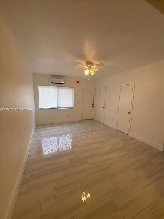 For Rent: $1,650 (0 beds, 1 baths, 375 Square Feet)