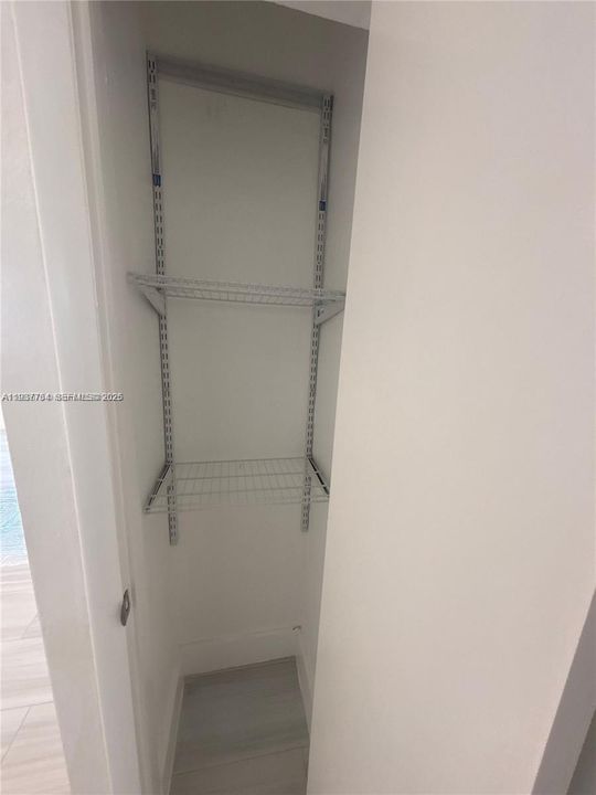 For Rent: $1,650 (0 beds, 1 baths, 375 Square Feet)