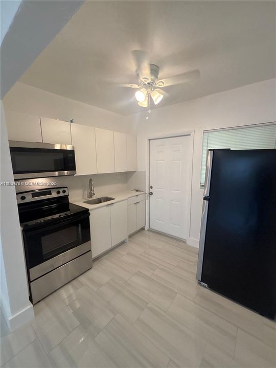 For Rent: $1,650 (0 beds, 1 baths, 375 Square Feet)