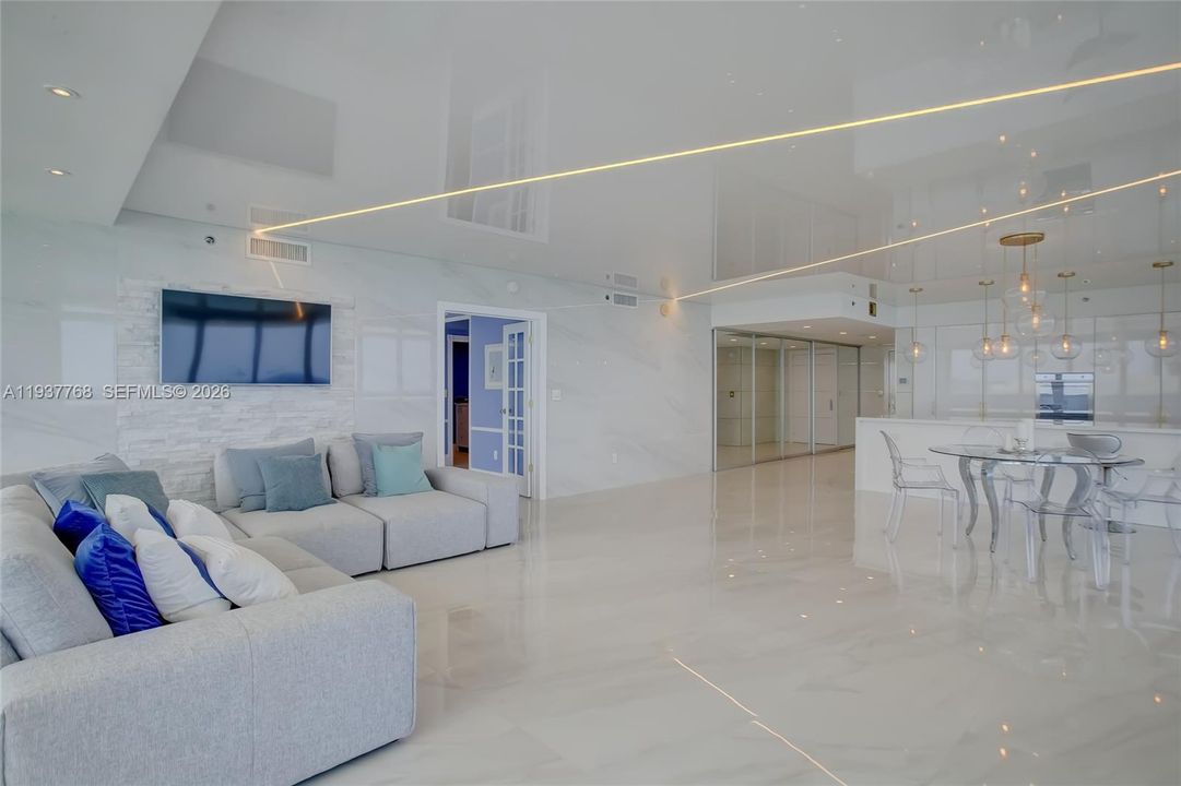 For Rent: $11,000 (3 beds, 3 baths, 2065 Square Feet)