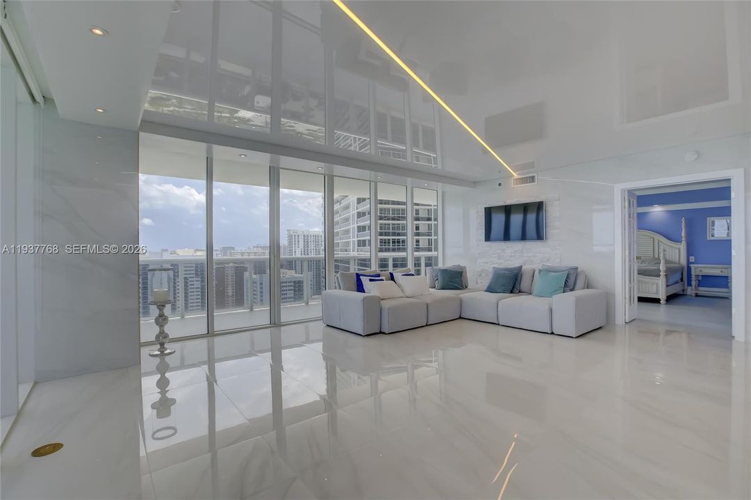 For Rent: $11,000 (3 beds, 3 baths, 2065 Square Feet)