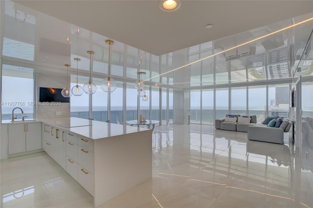 For Rent: $11,000 (3 beds, 3 baths, 2065 Square Feet)