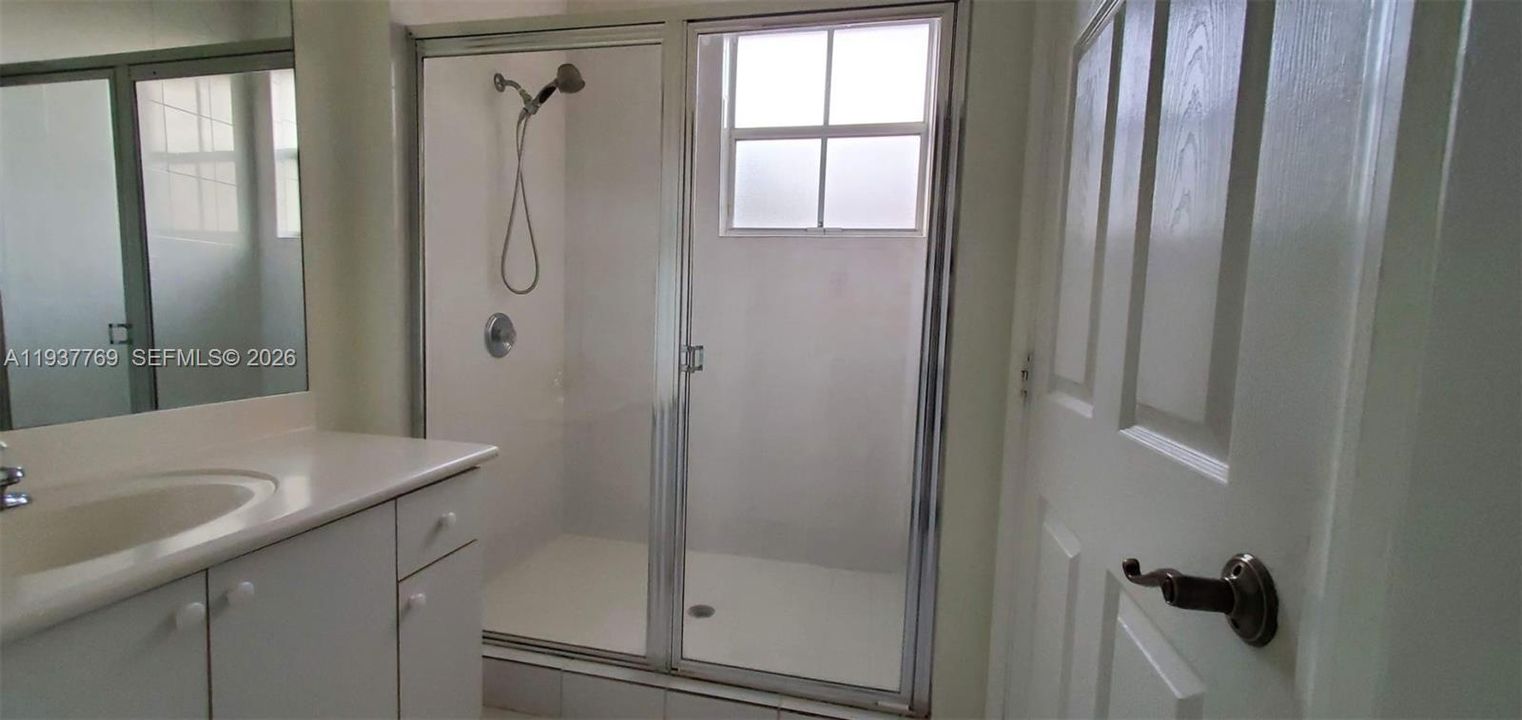 For Rent: $2,700 (3 beds, 2 baths, 1616 Square Feet)