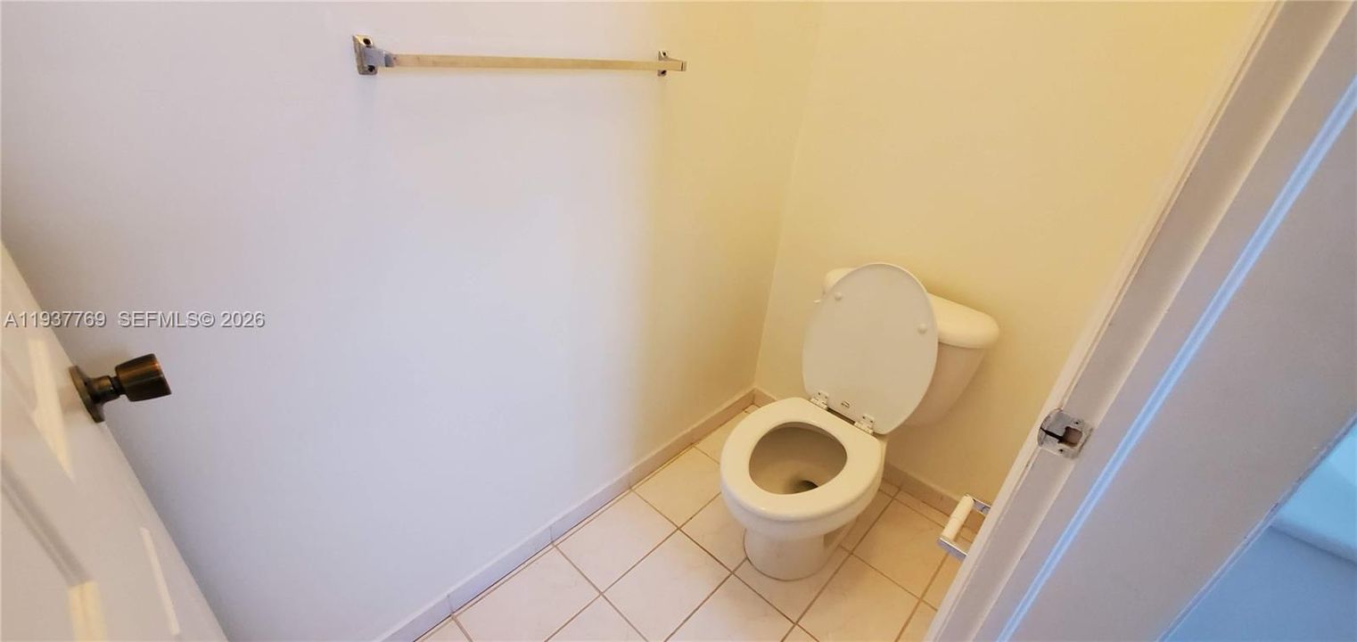 For Rent: $2,700 (3 beds, 2 baths, 1616 Square Feet)