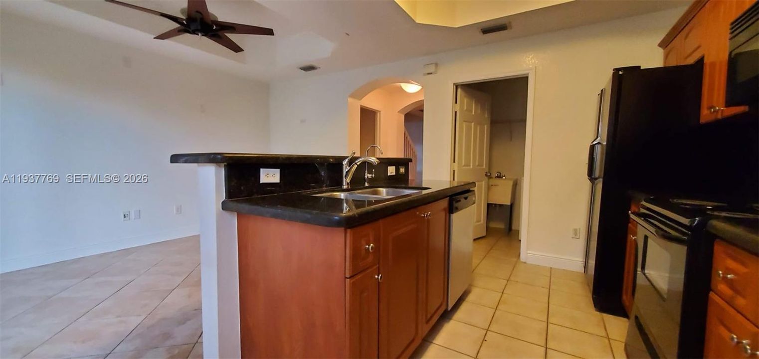 For Rent: $2,700 (3 beds, 2 baths, 1616 Square Feet)